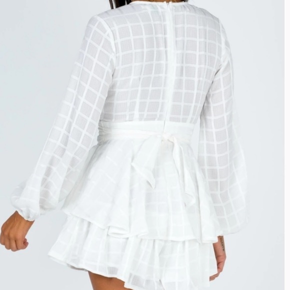 Princess polly string of stars white romper with clasp! - Picture 2 of 8